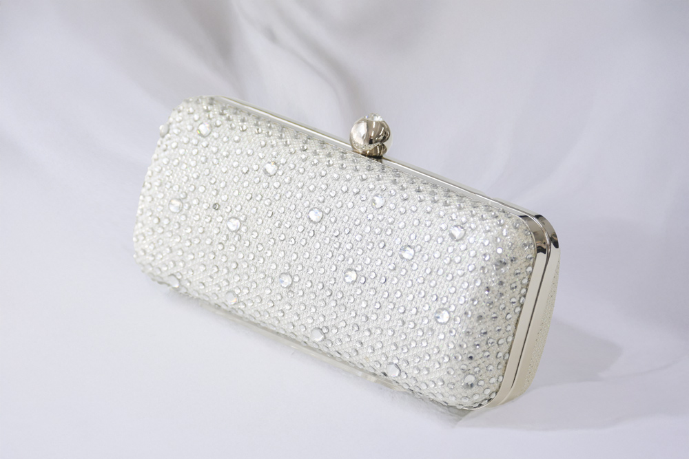 フレアーラインの結婚式母親ドレス