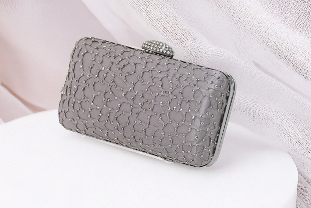 マーメイドラインの結婚式母親ドレス