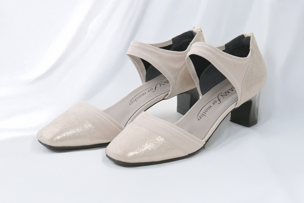 フレアーラインの結婚式母親ドレス