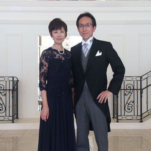 新郎のご両親の正礼装 アニヴェルセル みなとみらい横浜の結婚式にて 結婚式の母親ドレス 服装 フォーマルドレスのレンタル M V For Mother