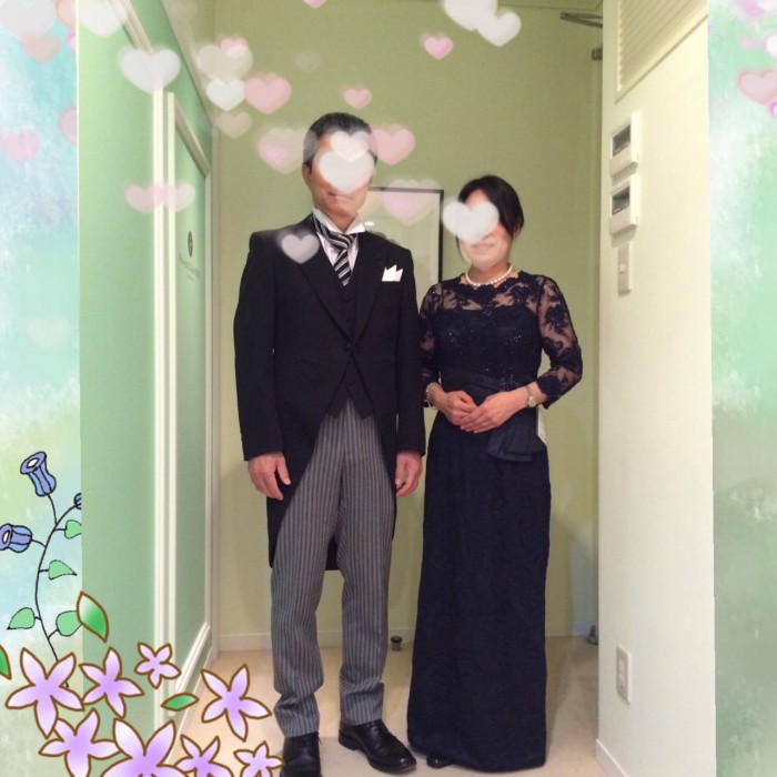 息子からも褒められる 新郎母親を美しくひきたてるフォーマルドレスとは 結婚式の母親ドレス 服装 フォーマルドレスのレンタル M V For Mother