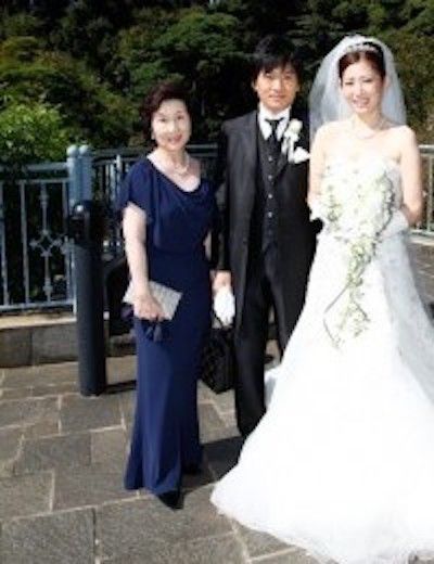 結婚式でご両親のフォーマルドレス記念写真も流行っています！